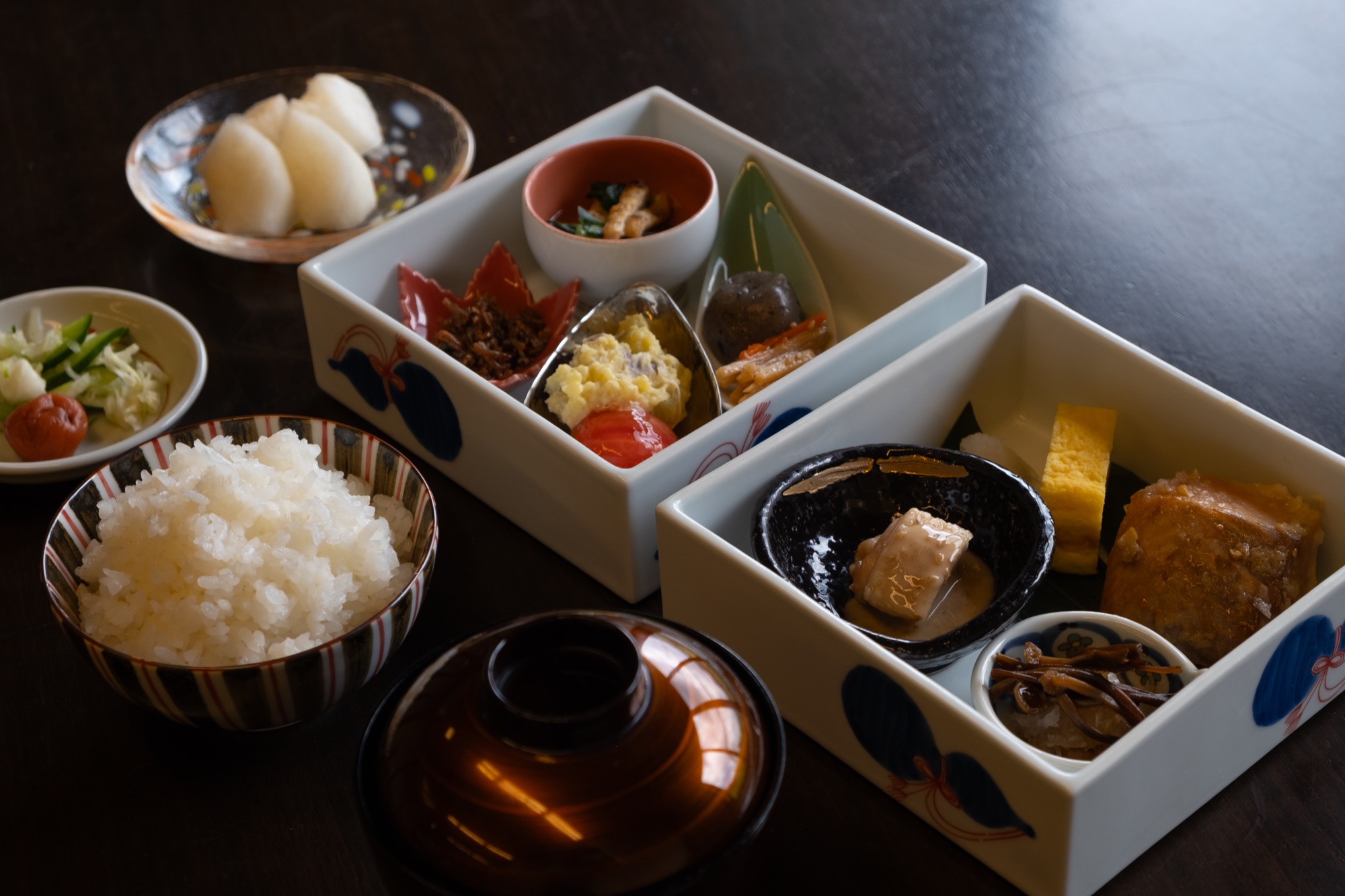 朝食